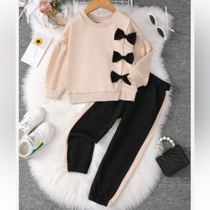 SHEIN Kids Two Piece Set